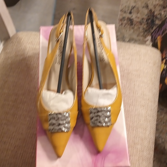 Brand New in Opened Box Stephanie Classics Women's Heels - Picture 1 of 3